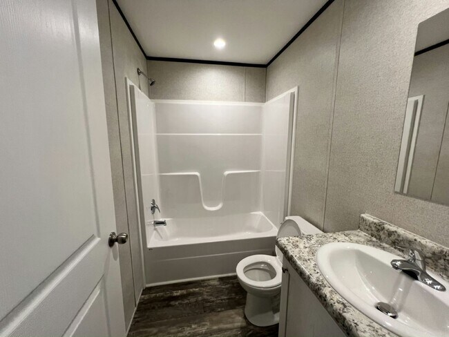 Building Photo - 69 Tower Manor Cir E