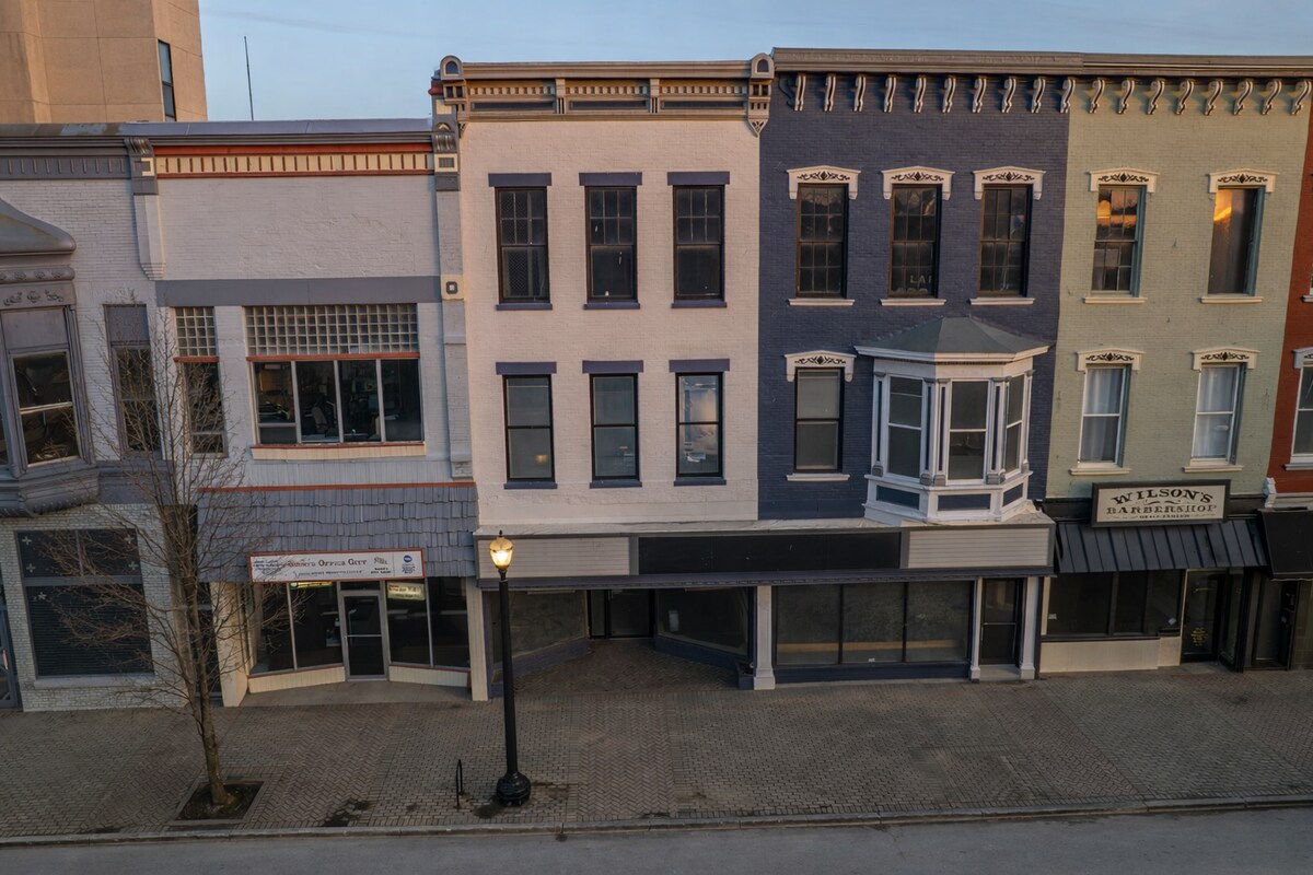Building Photo - 814 Lincolnway