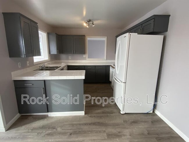 Building Photo - 4703 E 17th St