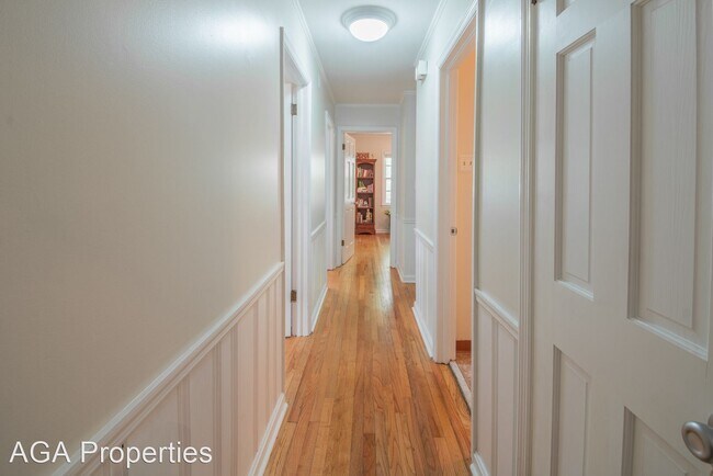 Building Photo - 4 br, 2 bath House - 180 Sherwood Drive