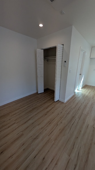 Building Photo - 1611 N Grape Ave