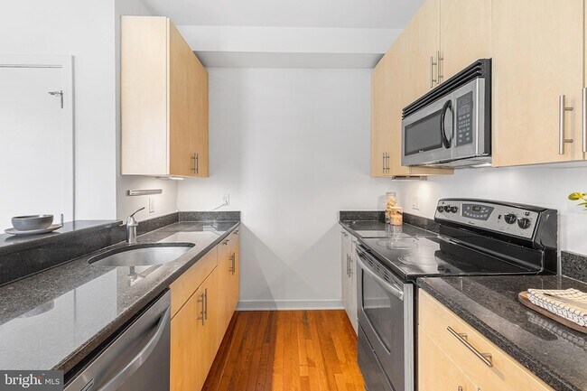Building Photo - 712-16-716 N 2nd St