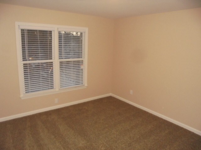 Photo - 2235 Saluda Ln NW