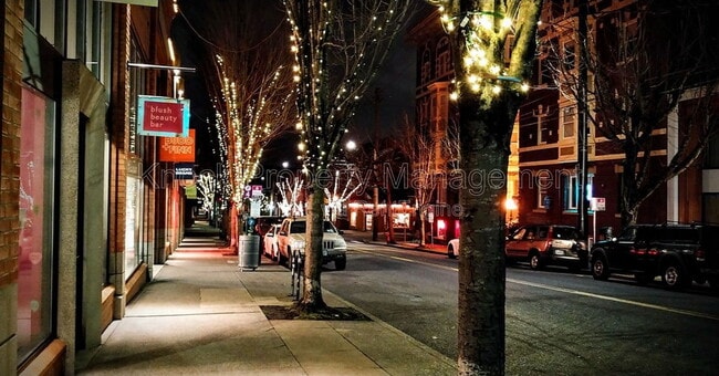 Building Photo - 1815 NW Hoyt St