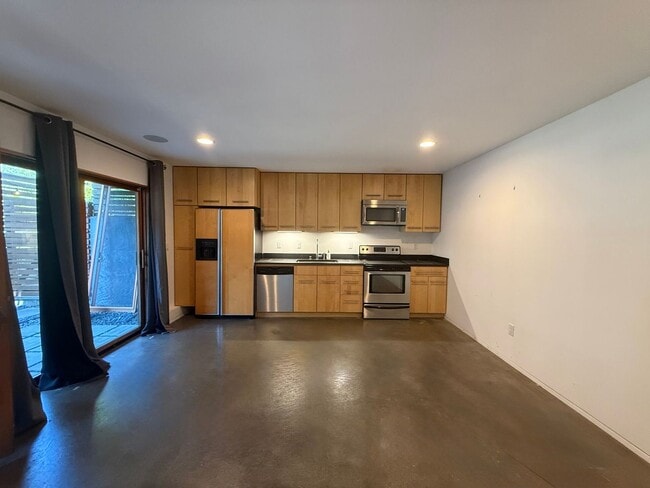 Building Photo - Judkins Park MIL Apartment