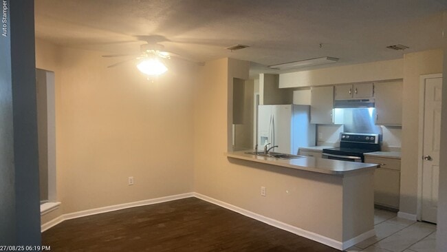 Building Photo - 421 Stonecreek Dr