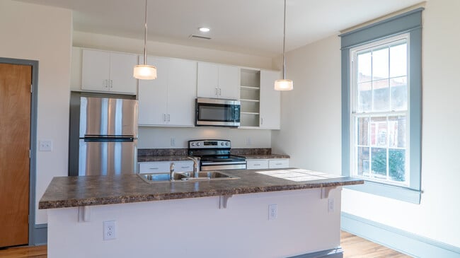 Building Photo - 204 Jefferson Ave N