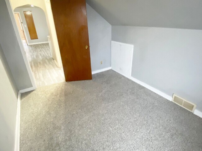 Building Photo - 1704 Merrill Ave