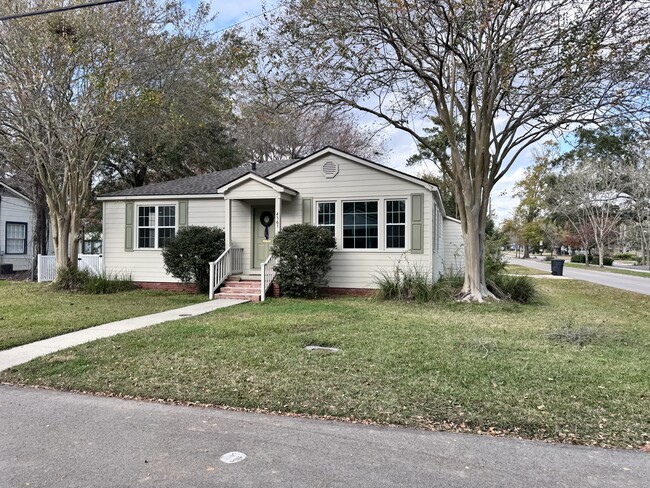 Building Photo - 4161 Palm St