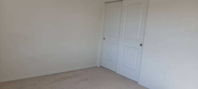 Building Photo - Master Suite and Junior Suite with its own attached bathroom