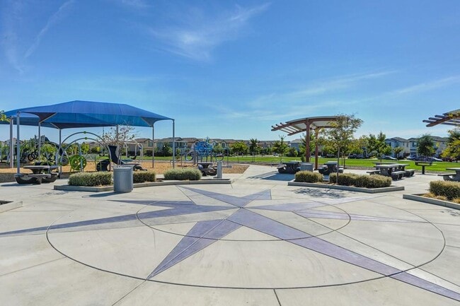 Building Photo - Now Leasing – 3 Bed + Loft, 2.5 Bath (2019...