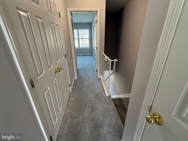Building Photo - 8645 Willow Leaf Ln