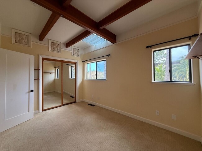 Building Photo - Fantastic Home in New Monterey Near DLI
