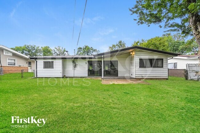 Building Photo - 3045 Kingsley Dr