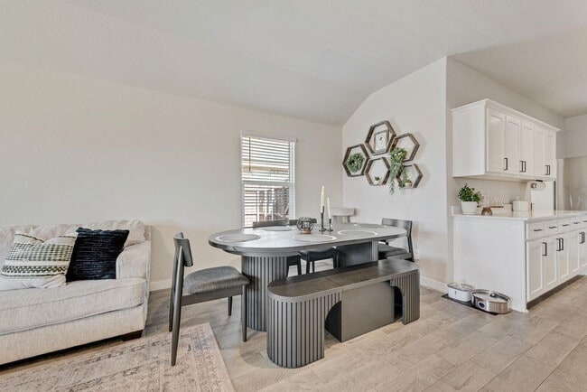 Building Photo - "Energy-Efficient 4-2 Home with Designer Finishes and a Spacious Backyard Retreat!"