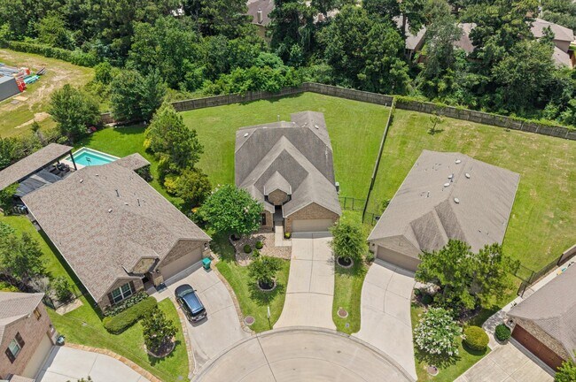 Building Photo - 10 Log House Ct