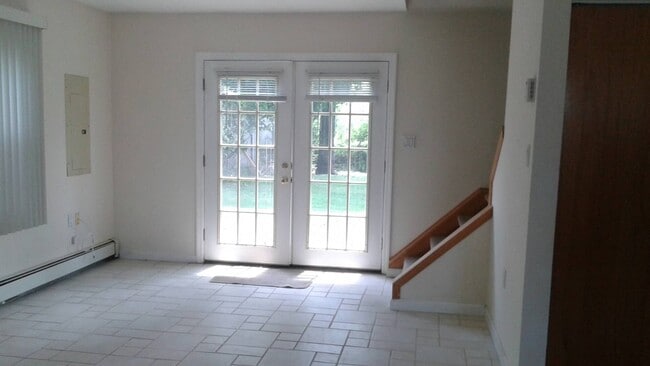 Building Photo - 94 Swan Ln