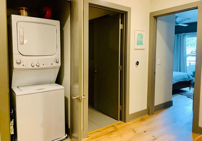 Laundry - 1260 Martin St