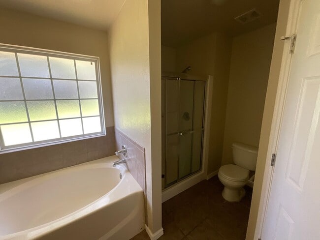 Building Photo - Beautiful 3 Bed 2 bath home!