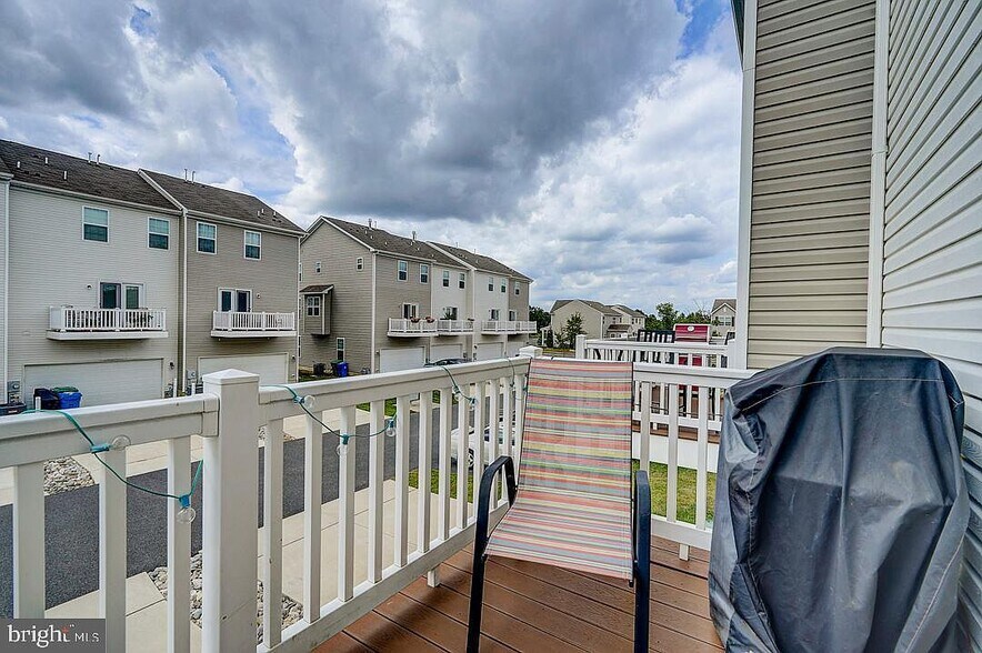 Building Photo - 476 N Palace Dr