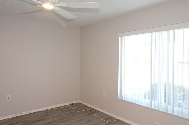 Building Photo - 2628 Hidden Lake Dr N