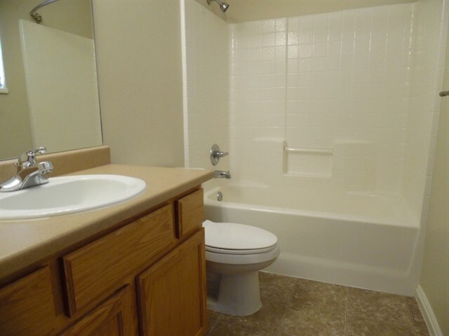Building Photo - 950 Longleaf Dr