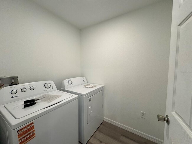 Building Photo - 8850 E Ogden Ln