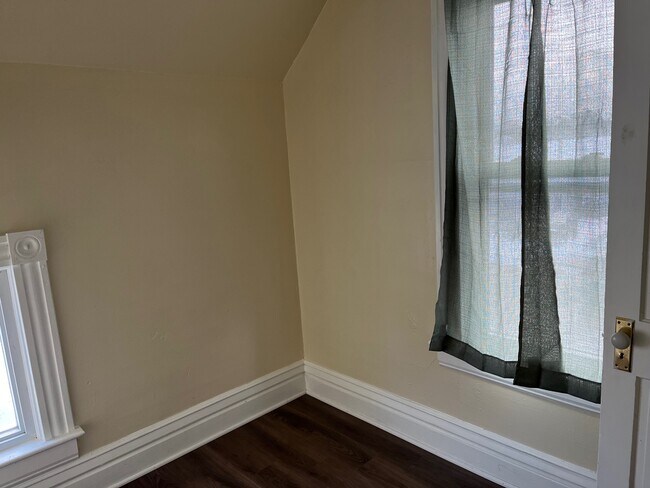 Building Photo - 438 Locust St