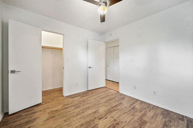 Building Photo - 2507 Dana Cove