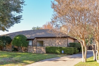 Building Photo - 2 Bedroom, 2 Bath in Overton South