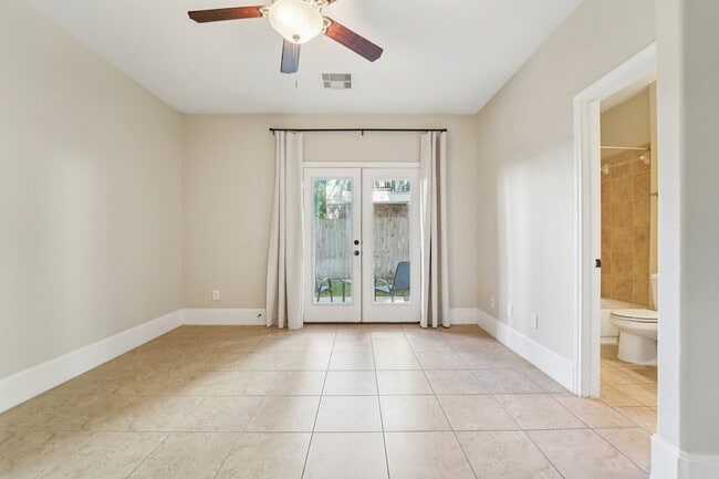 Building Photo - 2421 Beall St