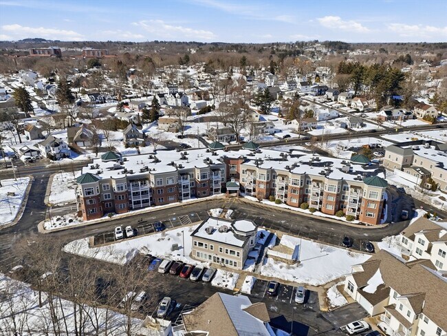 Building Photo - 855 Main St