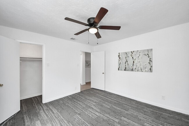 Building Photo - 2210 Detering St