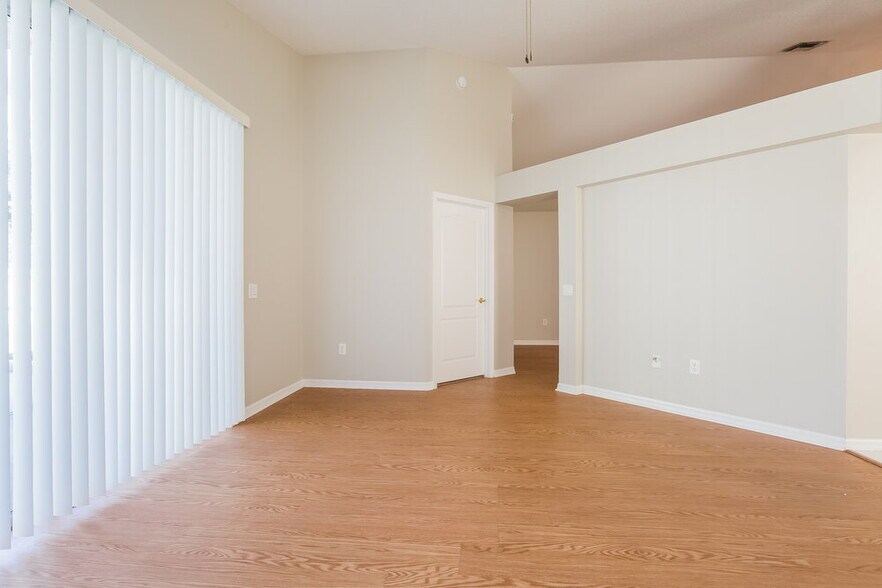 Building Photo - 9306 Hidden Water Cir