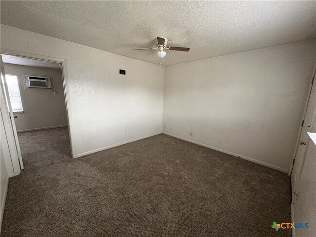 Building Photo - 602 Sunset Ln