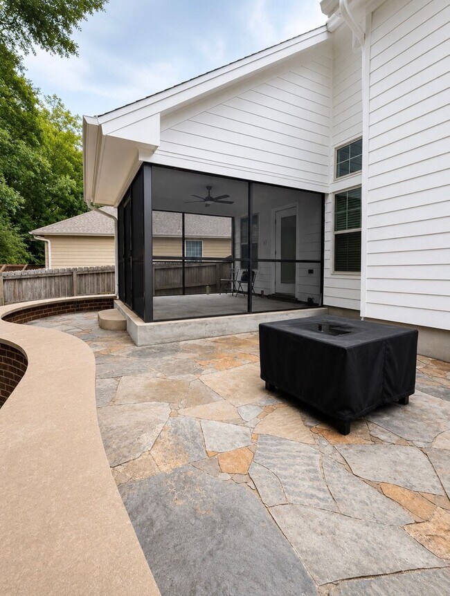 Building Photo - 705 Evanwood Dr