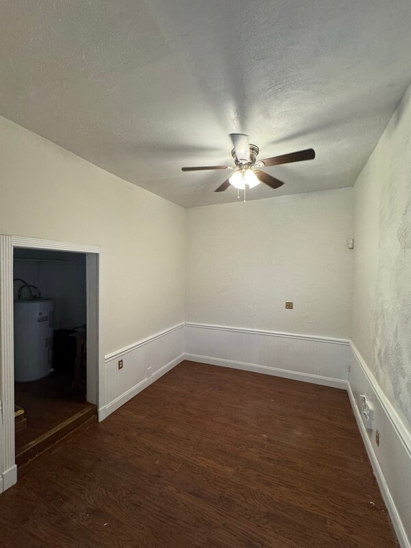 Building Photo - 1018 Wolcott Ave