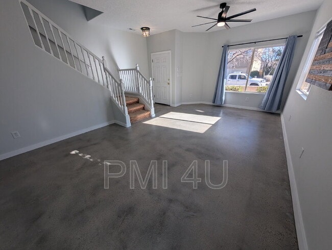 Building Photo - 7105 Casa Elena Dr NE