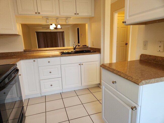 Building Photo - Cute 2 bedroom Apartment for rent