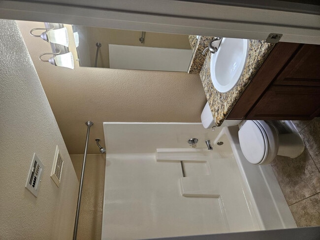 Building Photo - 885 N Granite Reef Rd