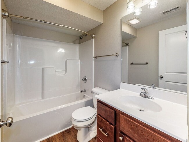 Building Photo - 411 Sunflower Dr