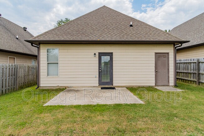 Building Photo - 1144 Washington Dr