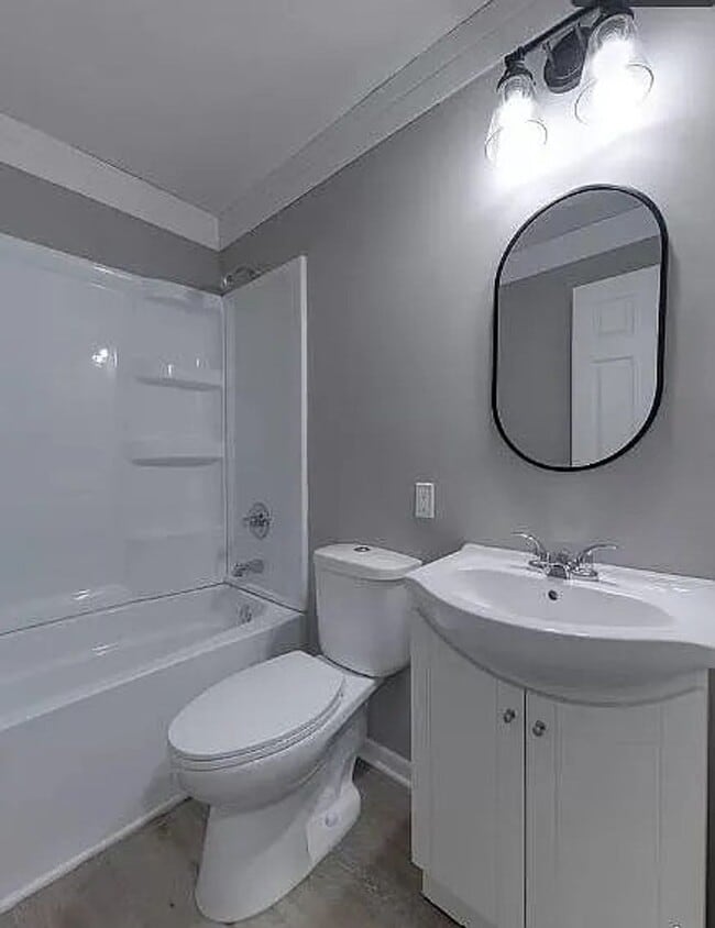 Building Photo - 1726 S Yale St