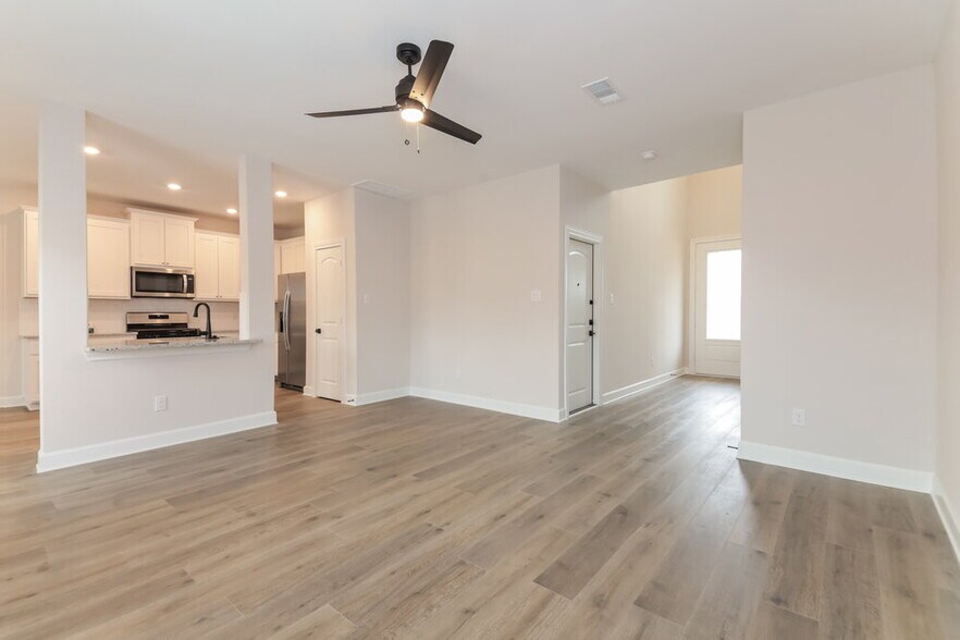 Building Photo - 1200 Princeton Hts Blvd