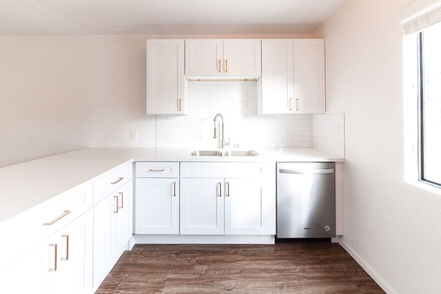 Building Photo - 255 S Ave 55