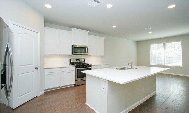 Building Photo - 14120 Sand Ridge Ct