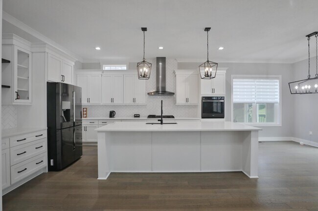 Building Photo - 2246 Koester