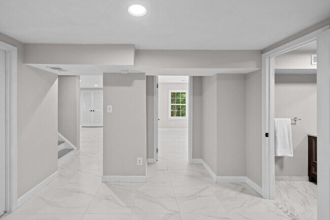 Building Photo - 6609 Heidi Ct
