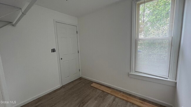 Building Photo - 143 5th Ave