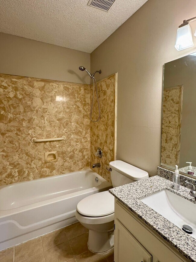 Building Photo - 812 Beaver Rd